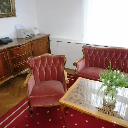 Gaestehaus Hotel 3*